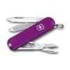 Couteau Suisse CLASSIC SD Victorinox Tasty Grape 1 Couteau Suisse CLASSIC SD Victorinox Tasty Grape -Couteaux Multifonctionnels Magasin couteau suisse classic sd victorinox tasty grape